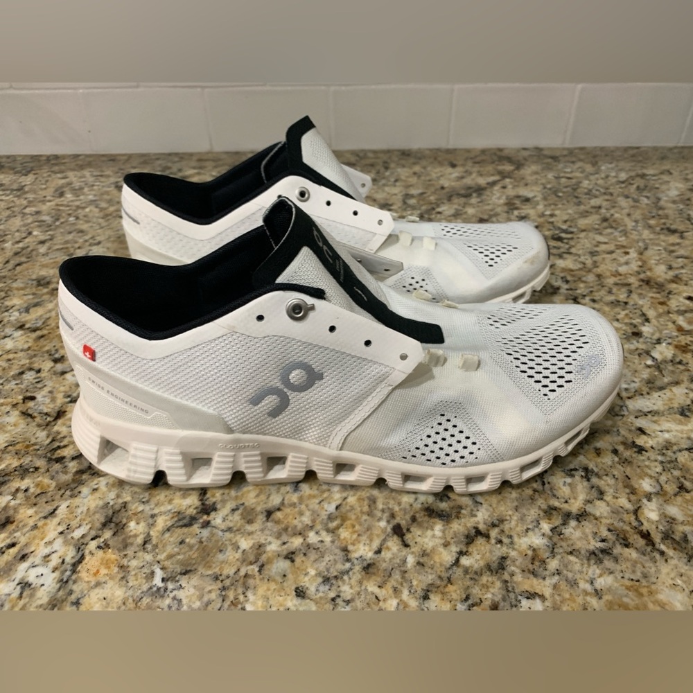Mens on cloud (9.5)